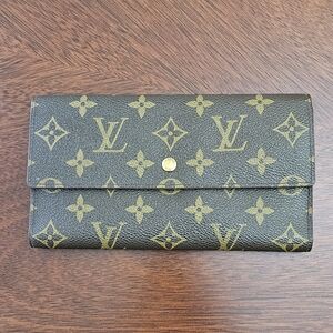 Authentic Louis Vuitton Monogram Sarah Wallet